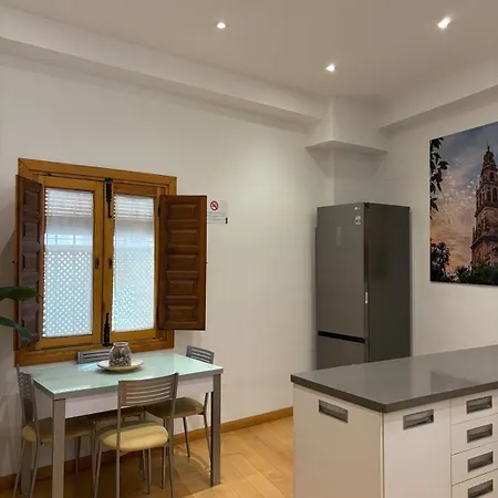 アパート Almagra